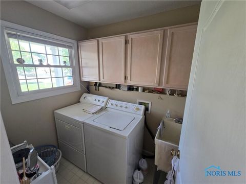 Tiny photo for 2206 Farm View Court #2206, Toledo, OH 43615 (MLS # 6136791)
