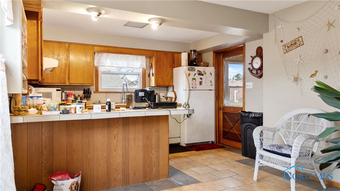 5842 Corduroy Road, Oregon, Ohio image 2