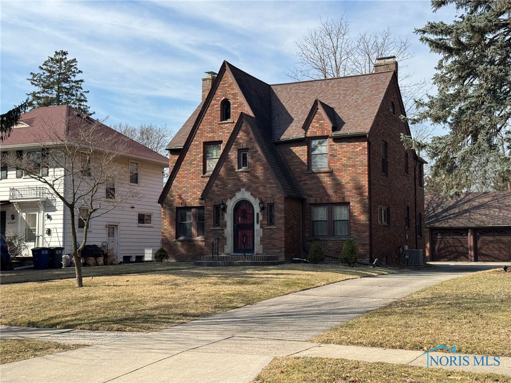 2433 Pemberton Drive, Toledo, Ohio image 2
