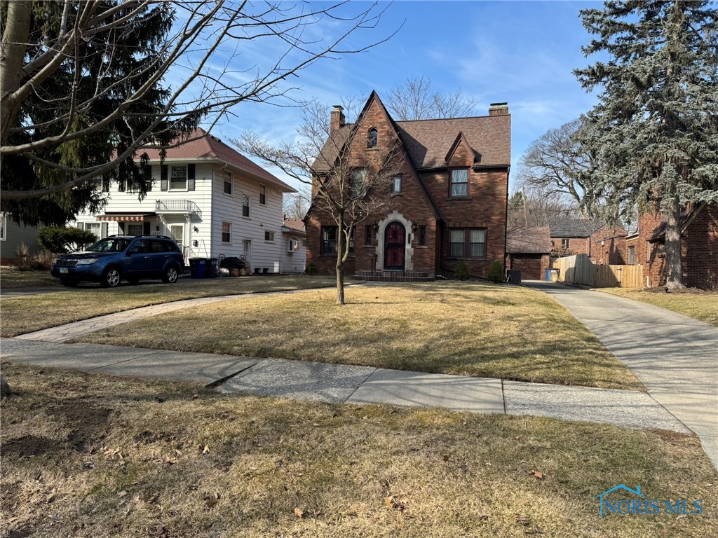 2433 Pemberton Drive, Toledo, Ohio image 3