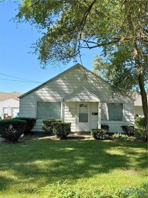 Photo of 1709 Acorn Drive, Toledo, OH 43615 (MLS # 6136230)