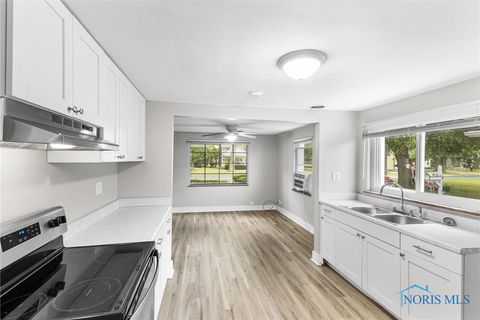 Tiny photo for 1709 Acorn Drive, Toledo, OH 43615 (MLS # 6136230)