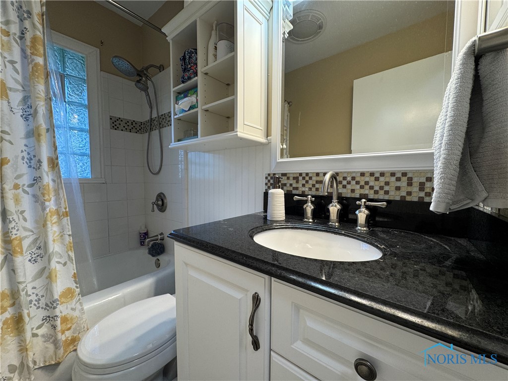 2730 W Rockridge Circle, Toledo, Ohio image 16