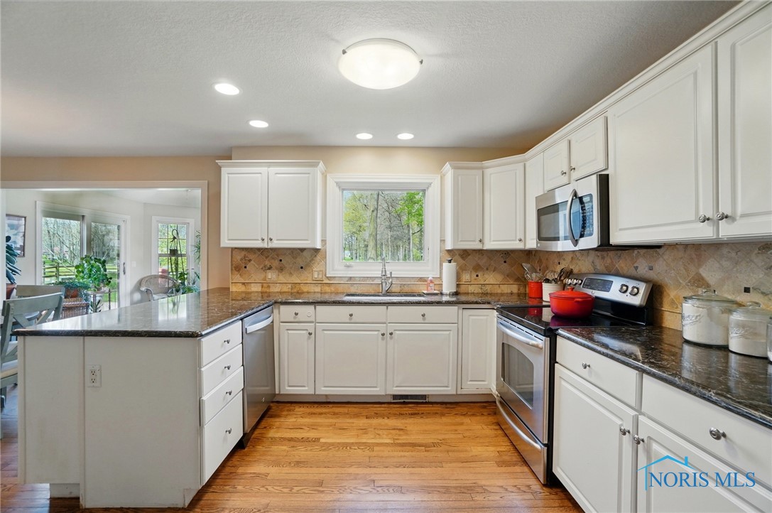 8420 Willow Glen Court, Holland, Ohio image 22