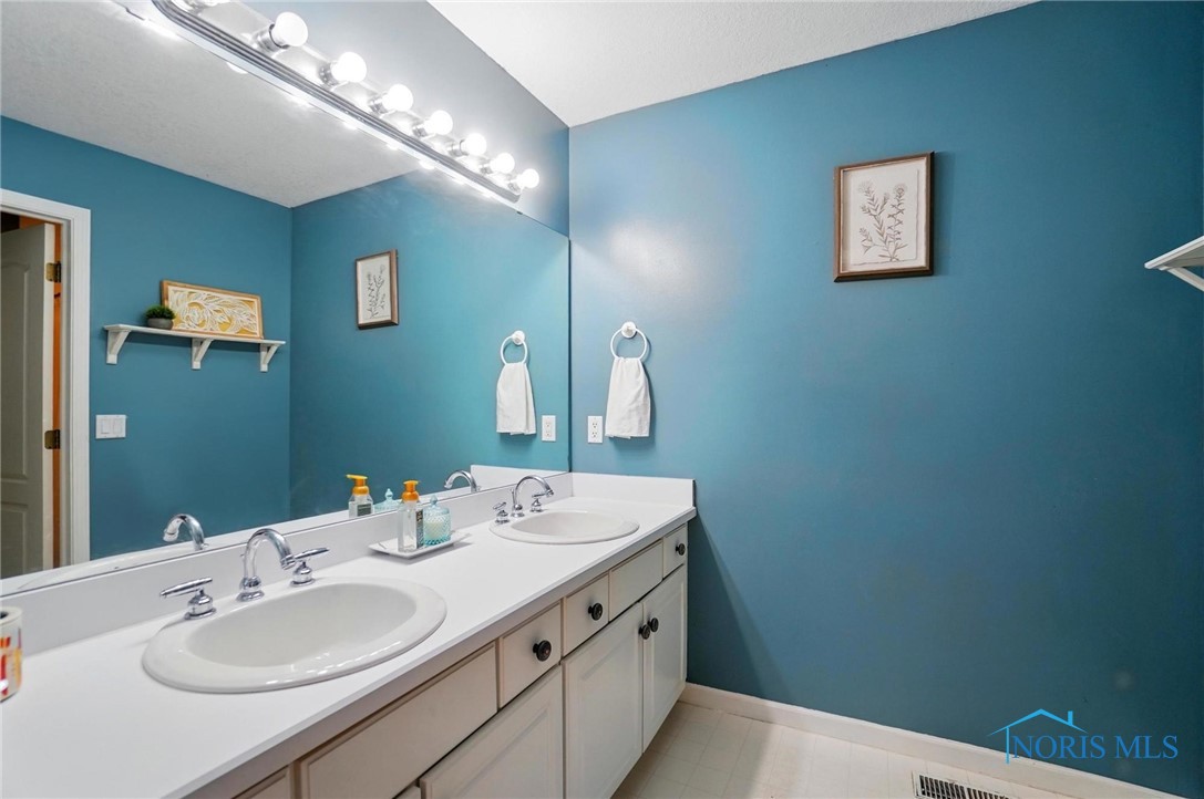 8420 Willow Glen Court, Holland, Ohio image 42