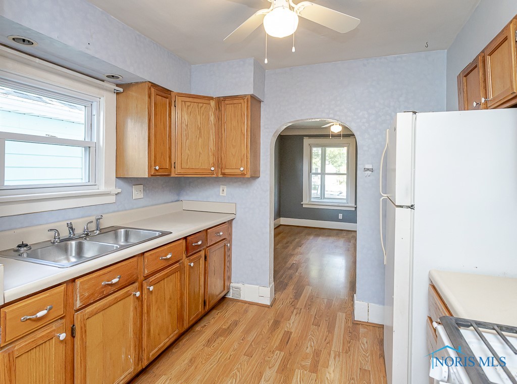 176 Elm Street, Rossford, Ohio image 10