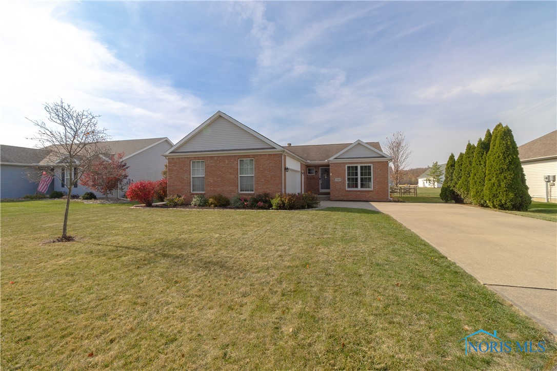 29185 Greystone Drive, Millbury, Ohio image 3