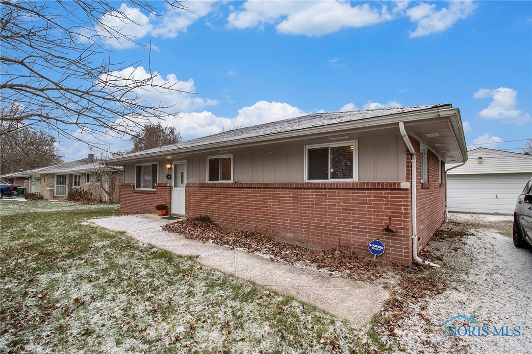 206 Roseanna Drive, Toledo, Ohio image 2