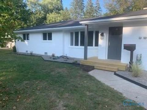 Photo of 2017 Green Valley Drive, Toledo, OH 43614 (MLS # 6136334)