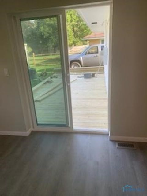 Tiny photo for 2017 Green Valley Drive, Toledo, OH 43614 (MLS # 6136334)