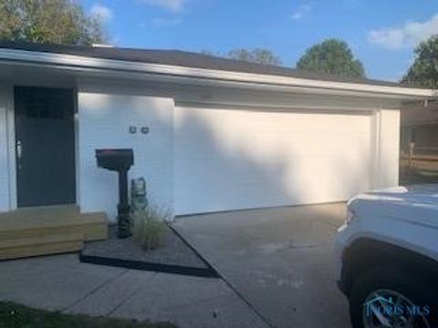 Tiny photo for 2017 Green Valley Drive, Toledo, OH 43614 (MLS # 6136334)