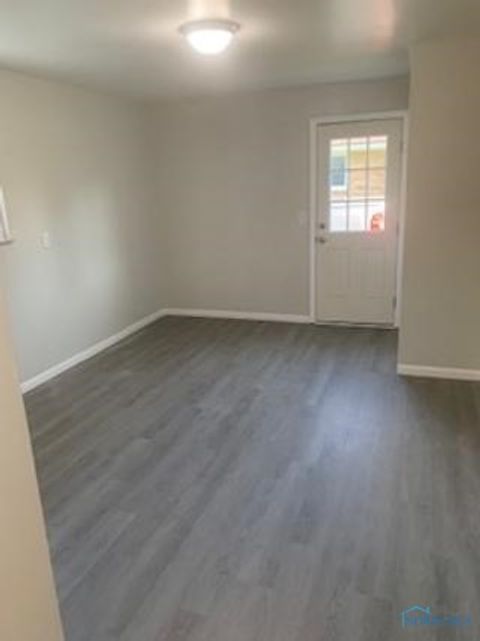 Tiny photo for 2017 Green Valley Drive, Toledo, OH 43614 (MLS # 6136334)