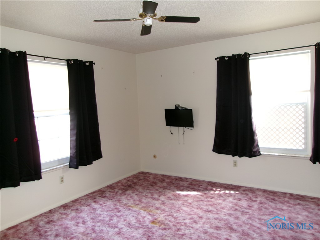 3710 Lakepointe Drive #2, Northwood, Ohio image 9