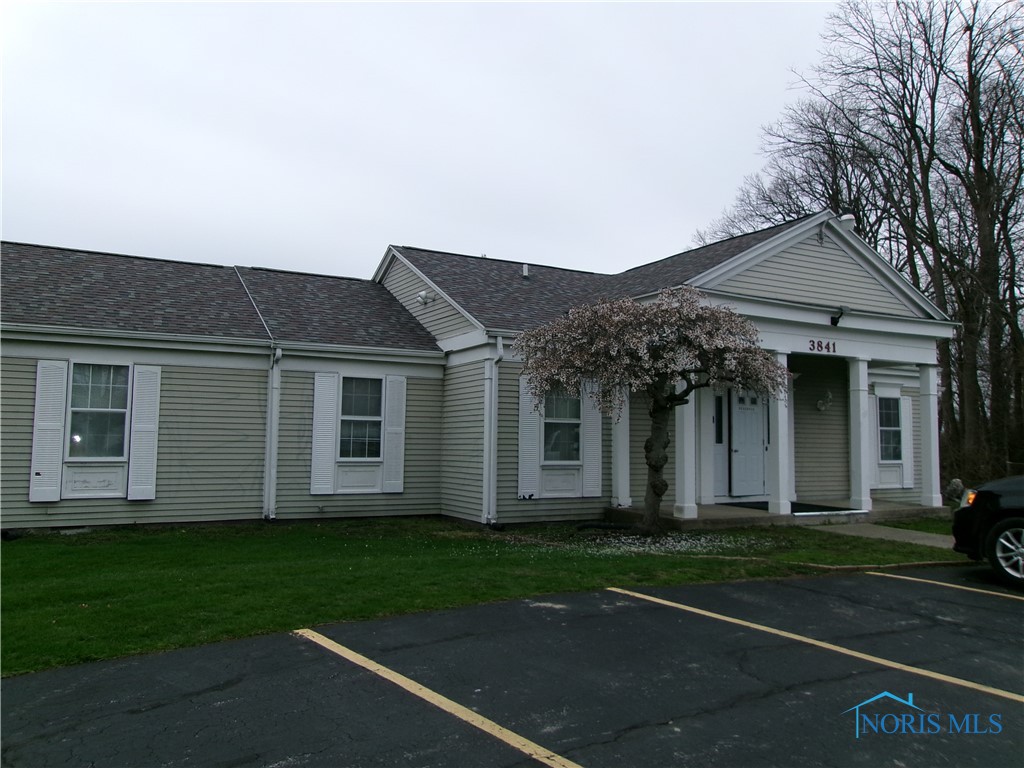 3710 Lakepointe Drive #2, Northwood, Ohio image 12