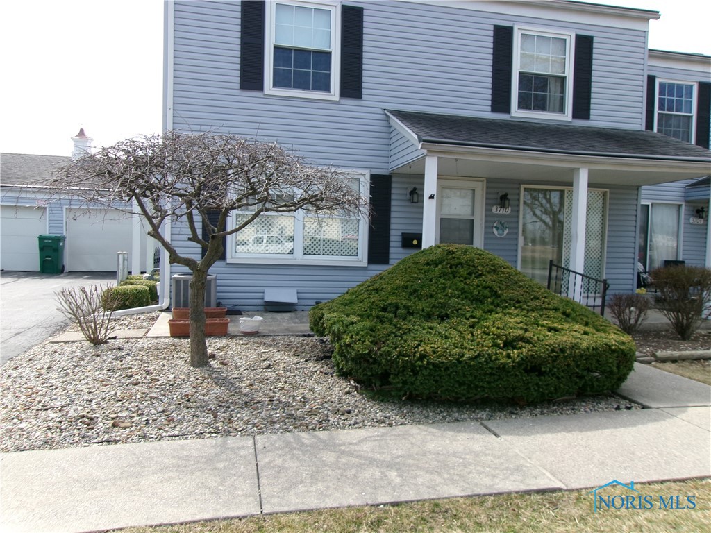 3710 Lakepointe Drive #2, Northwood, Ohio image 1