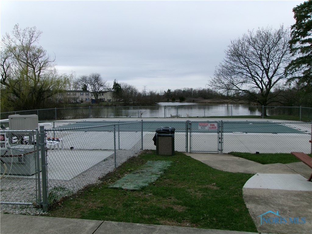 3710 Lakepointe Drive #2, Northwood, Ohio image 13