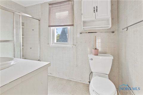 Tiny photo for 837 Lorain Street, Toledo, OH 43609 (MLS # 6136465)