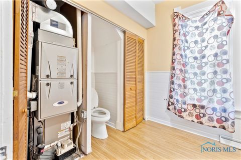 Tiny photo for 837 Lorain Street, Toledo, OH 43609 (MLS # 6136465)