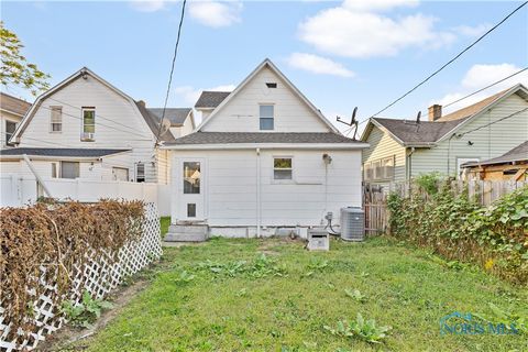 Tiny photo for 837 Lorain Street, Toledo, OH 43609 (MLS # 6136465)
