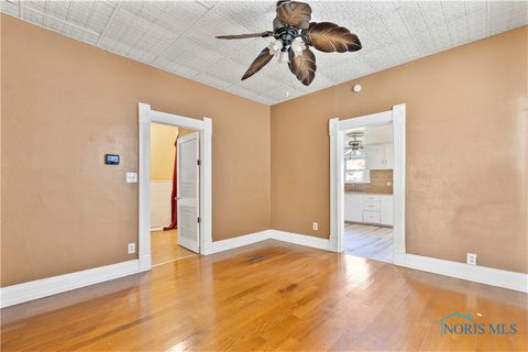 Tiny photo for 837 Lorain Street, Toledo, OH 43609 (MLS # 6136465)