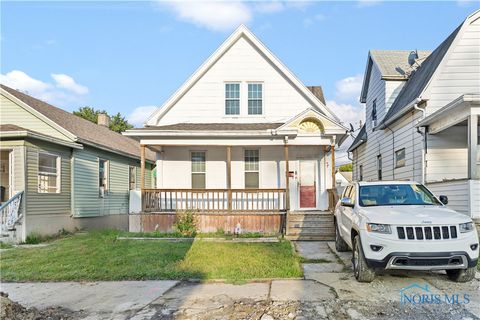 Photo of 837 Lorain Street, Toledo, OH 43609 (MLS # 6136465)