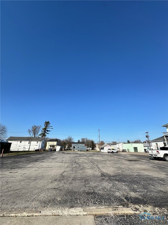 208 E State Street, Fremont, Ohio image 4