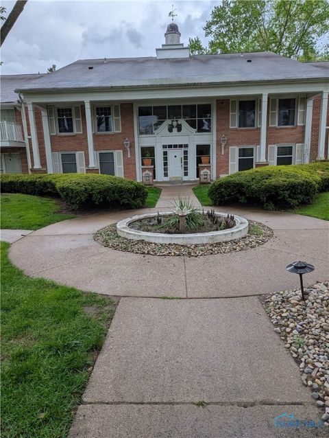 5679 Monroe Street 210 Sylvania OH 43560