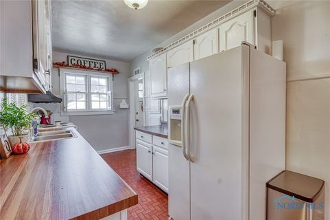 Tiny photo for 1121 Liberty Street, Findlay, OH 45840 (MLS # 6136589)