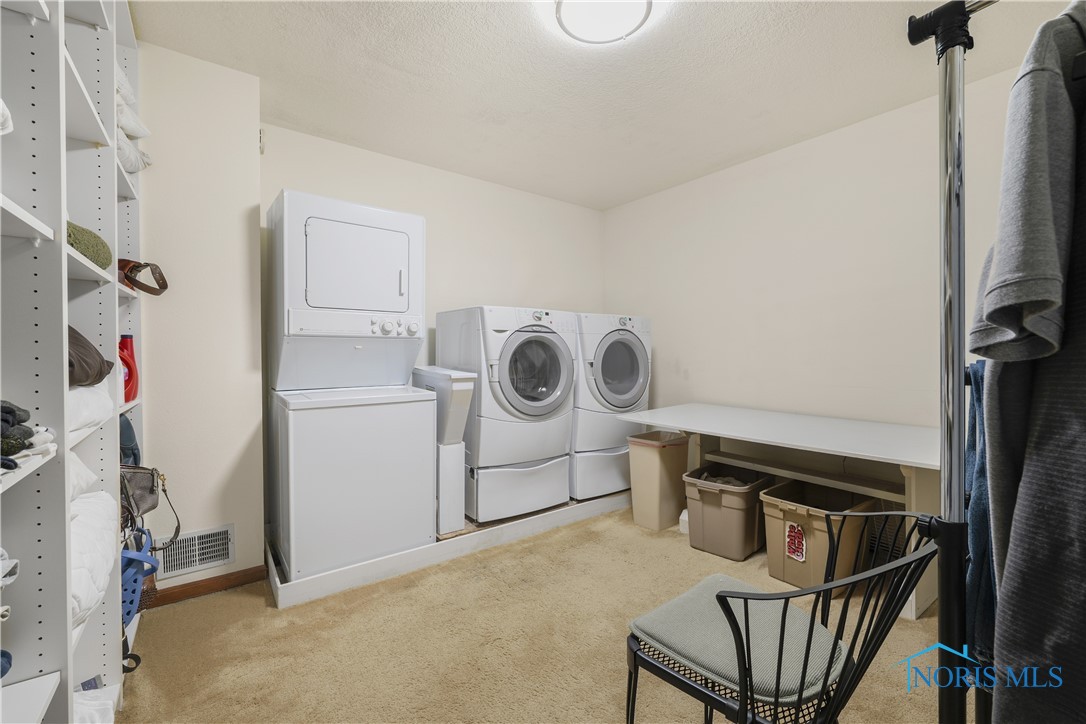 8801 W Bancroft Street, Toledo, Ohio image 32
