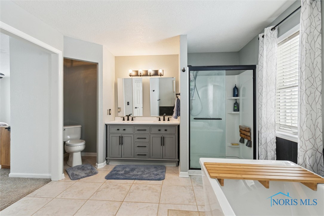5611 S Eber Road, Whitehouse, Ohio image 32