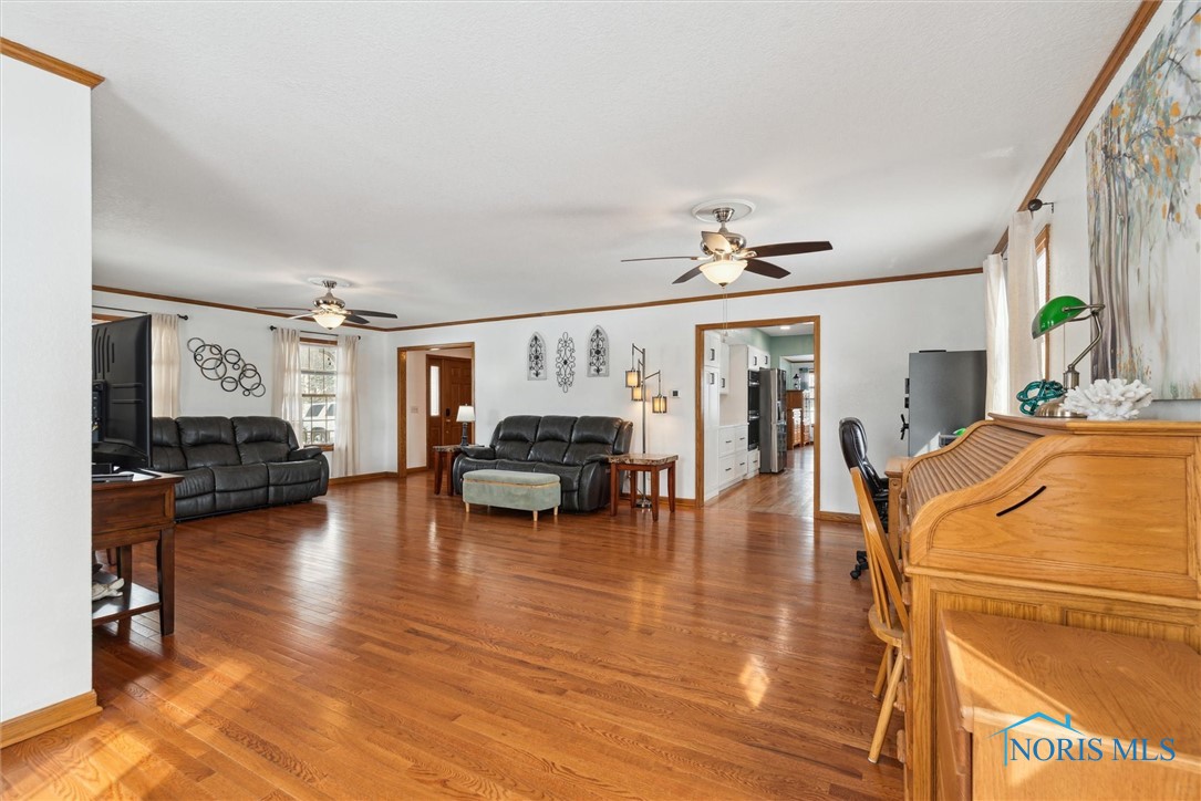 5611 S Eber Road, Whitehouse, Ohio image 8