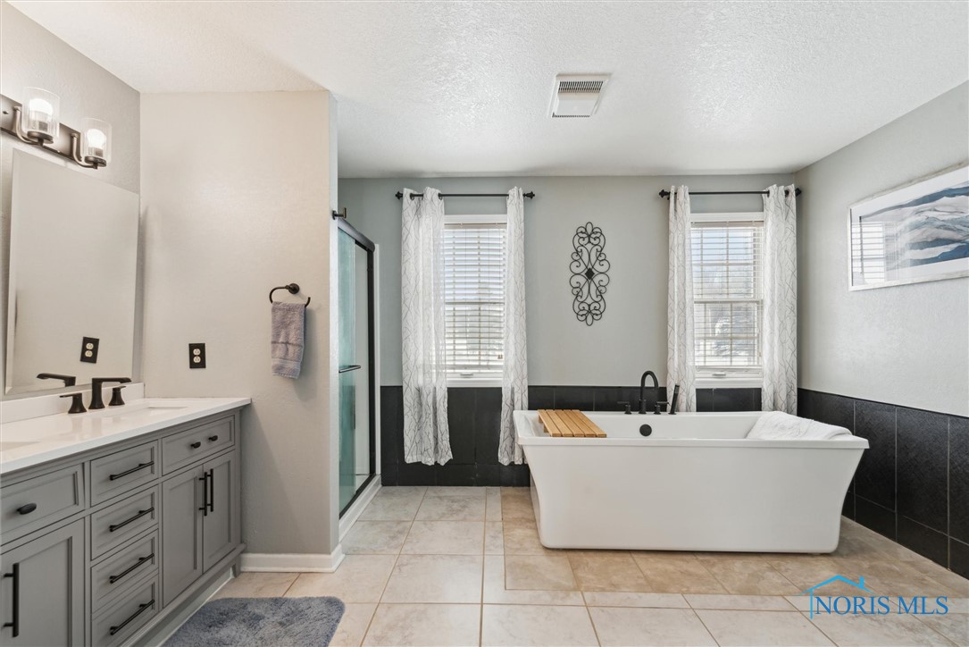 5611 S Eber Road, Whitehouse, Ohio image 31
