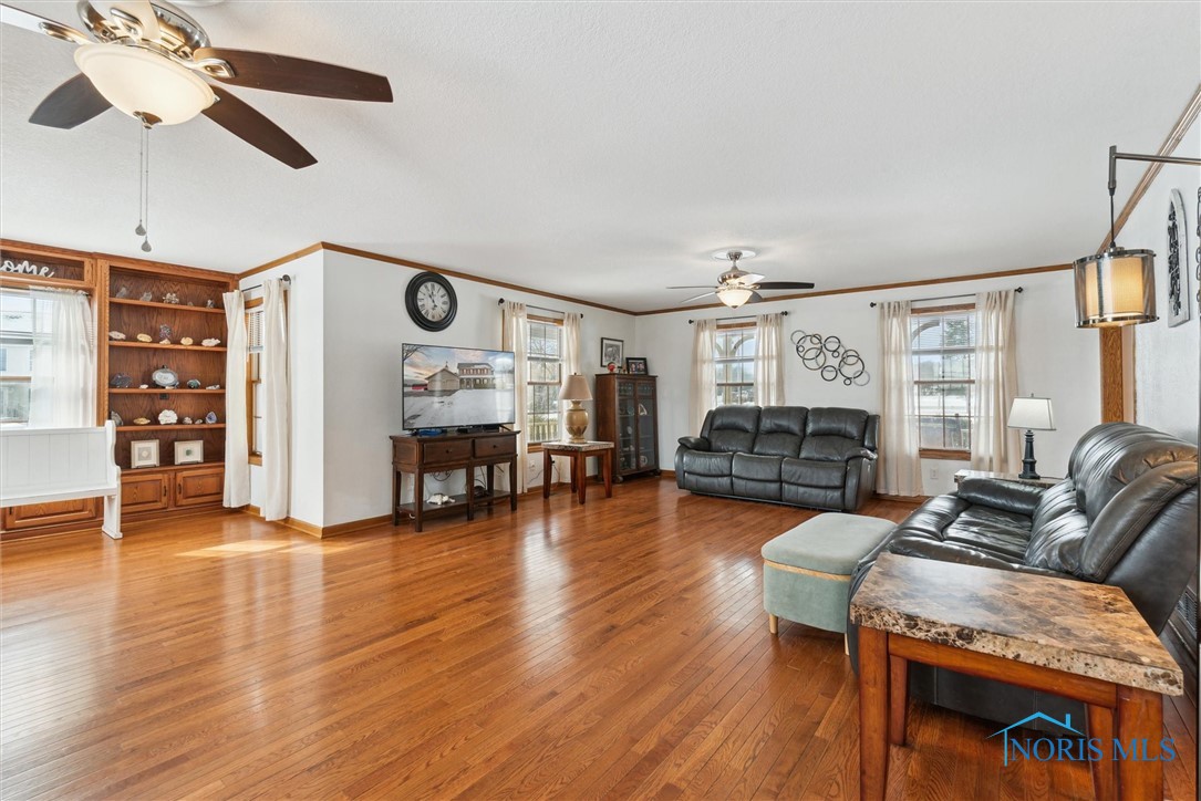 5611 S Eber Road, Whitehouse, Ohio image 10