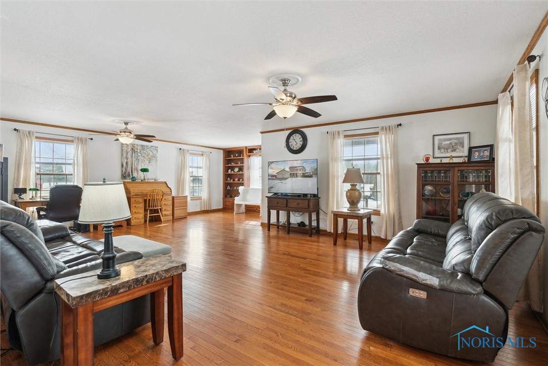 5611 S Eber Road, Whitehouse, Ohio image 5