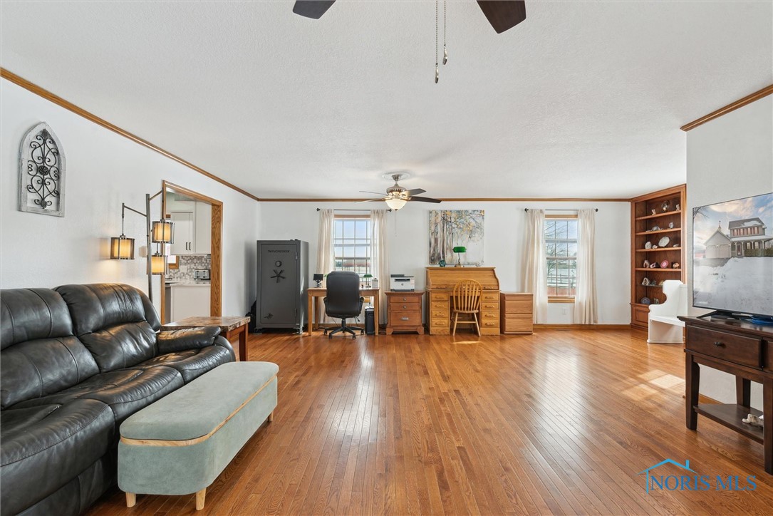 5611 S Eber Road, Whitehouse, Ohio image 6