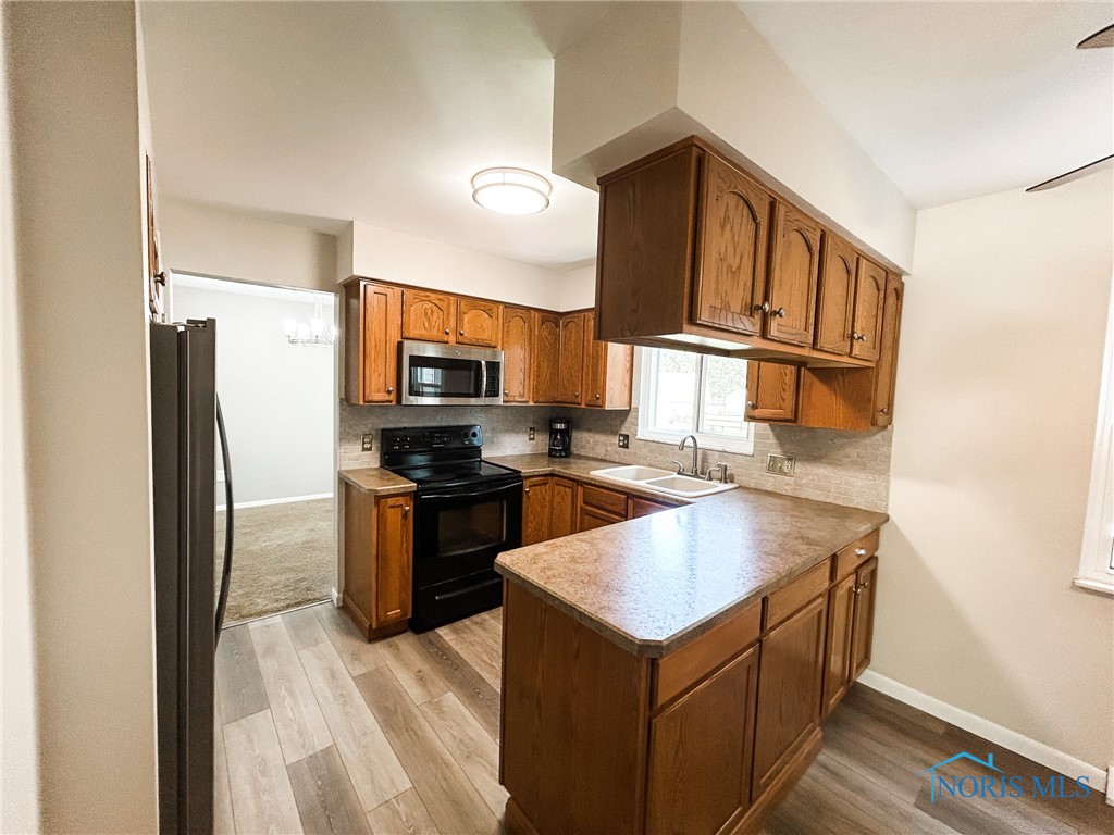5944 Meadowrise Court, Toledo, Ohio image 13