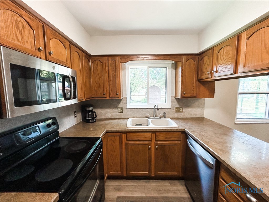 5944 Meadowrise Court, Toledo, Ohio image 14