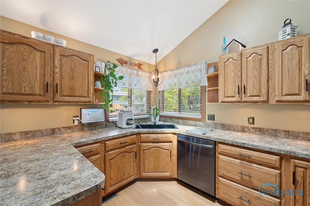 3663 Woodspring Road, Sylvania, Ohio image 23