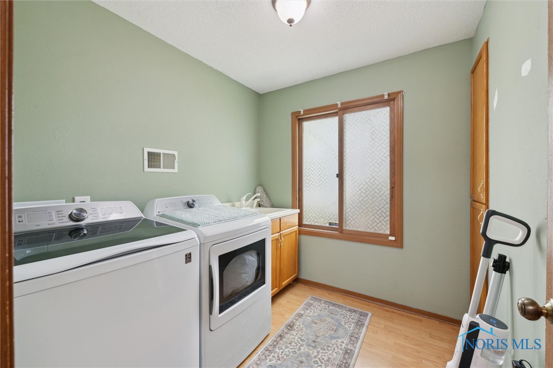 3663 Woodspring Road, Sylvania, Ohio image 31