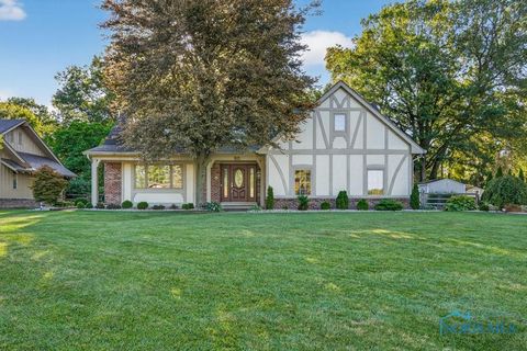Photo of 2945 Byrnwyck, Maumee, OH 43537 (MLS # 6136241)