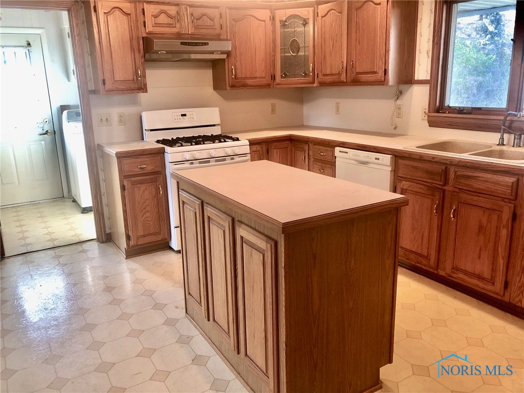 21490 W Holts East Road