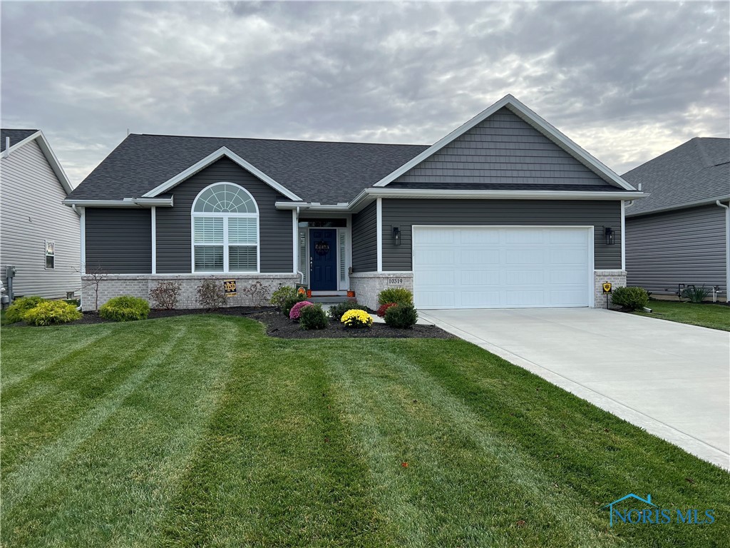 10319 Blue Ridge Drive, Whitehouse, Ohio image 1