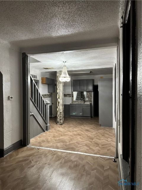 Tiny photo for 210 Charles Street, Toledo, OH 43609 (MLS # 6136739)