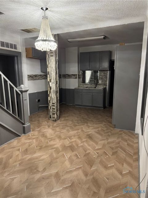 Tiny photo for 210 Charles Street, Toledo, OH 43609 (MLS # 6136739)