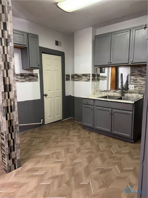 Tiny photo for 210 Charles Street, Toledo, OH 43609 (MLS # 6136739)