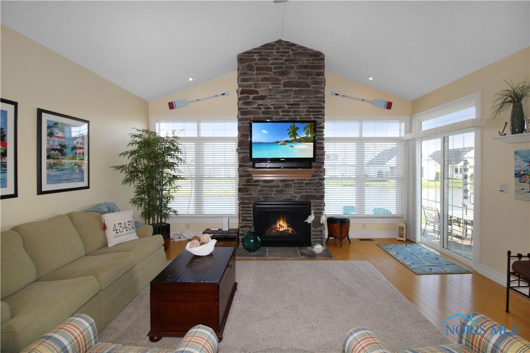 1239 Catawba Bay Drive, Port Clinton, Ohio image 10