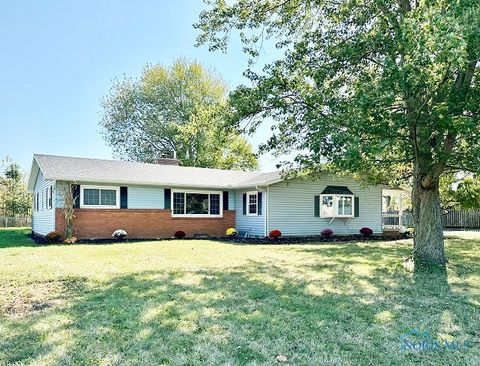 Photo of 181 S US Highway 23, Fostoria, OH 44830 (MLS # 6136546)