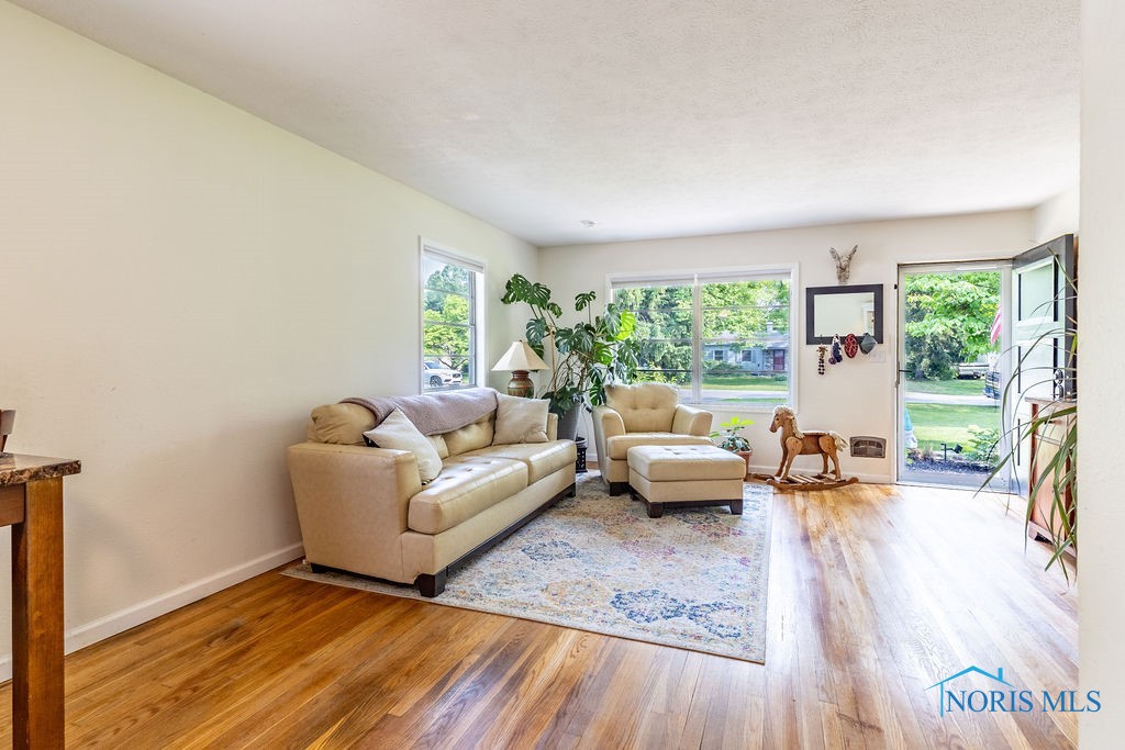 6119 Greenacre Road, Toledo, Ohio image 17