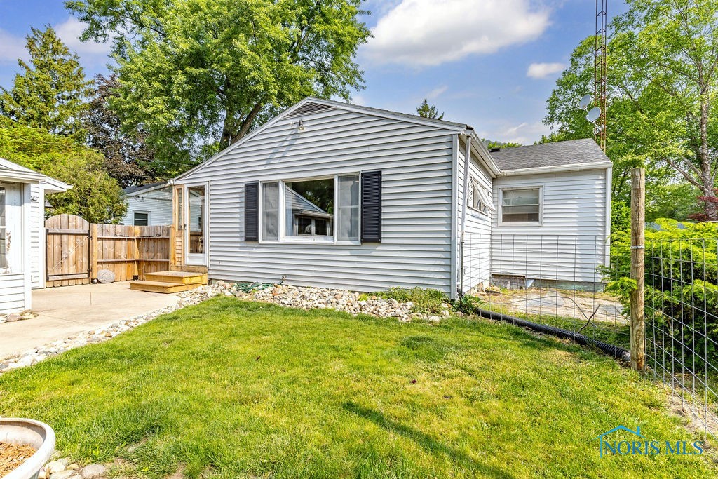 6119 Greenacre Road, Toledo, Ohio image 8