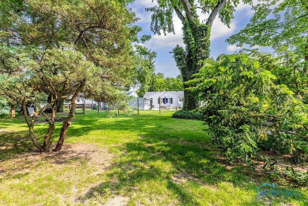 6119 Greenacre Road, Toledo, Ohio image 11
